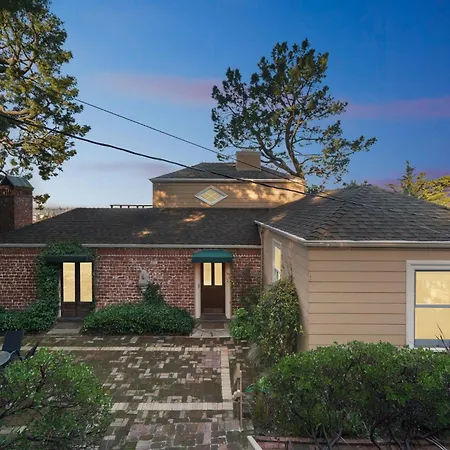 Charming 1933 Ridge-Top Home With Stunning Views Home